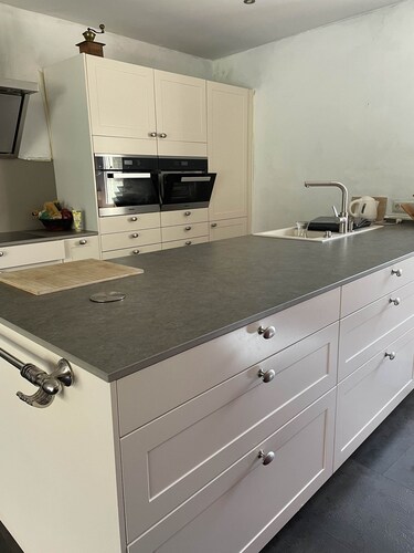 Vierseitenhof mit großem Pool und viel Platz