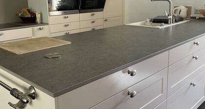 Vierseitenhof mit großem Pool und viel Platz