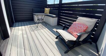 1 Bedroom, 1 Bath, City View Flatt - Short Walk to Many Local Restaurants, Pubs, & Seneca Lake