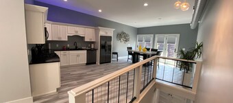 1 Bedroom, 1 Bath, City View Flatt - Short Walk to Many Local Restaurants, Pubs, & Seneca Lake