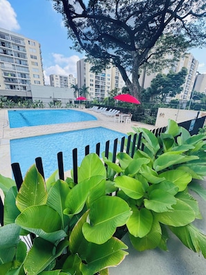 室外游泳池
