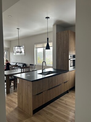 Interior - Mountain House Penthouse level, 3 bedroom 2.5 bathroom, Hot and warm pools. (Blue Mountains)