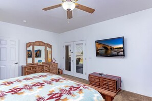 3 bedrooms, desk, free WiFi, bed sheets