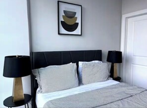 1 habitación, tabla de planchar con plancha, wifi y ropa de cama