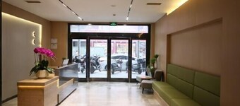 Eman Hotel (Sanpailou Street Hongqiao Subway Station Branch)