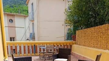 Appartement Deluxe, 1 chambre, animaux de compagnie acceptés | Terrasse/Patio