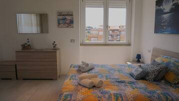 1 bedroom, iron/ironing board, travel cot, free WiFi