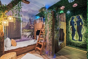 6 soverom, skrivebord, reiseseng for barn og wi-fi (inkludert)