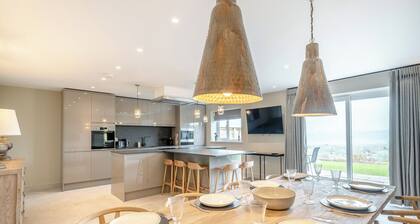 Meadow View - UK49066