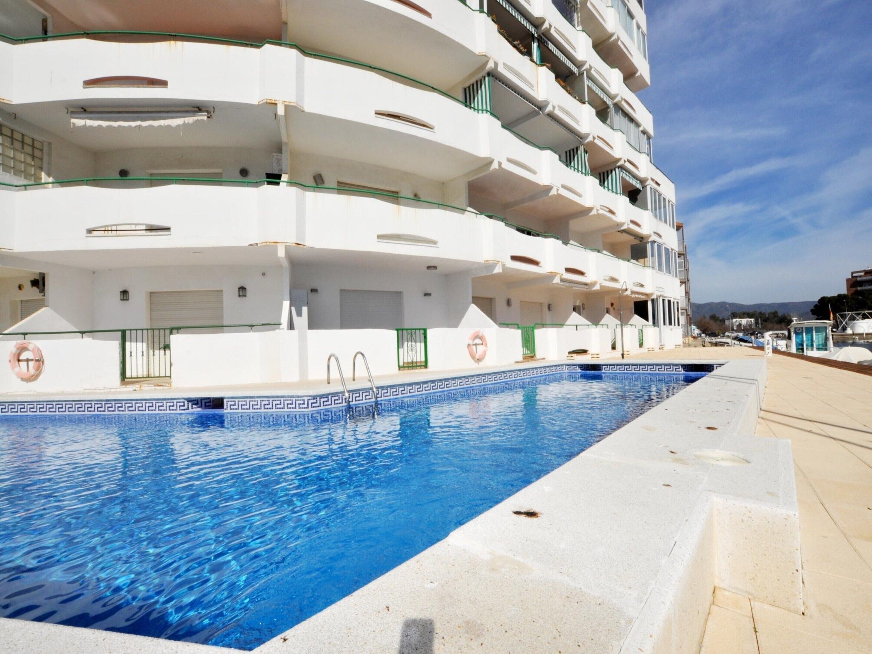 Apartment | Pool | Outdoor pool