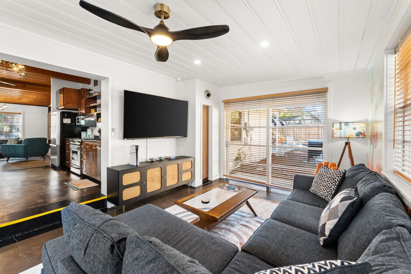 Téléviseur connecté, foyer, jeux vidéo