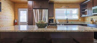 9 Bedroom Group-Friendly Retreat in Pigeon Forge