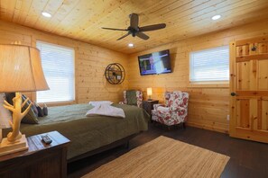 9 bedrooms, iron/ironing board, WiFi, bed sheets