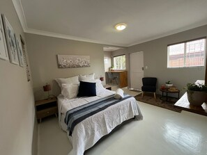 1 chambre, bureau, fer et planche à repasser, Wi-Fi