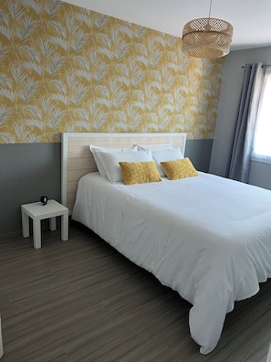 4 habitaciones, tabla de planchar con plancha, wifi y ropa de cama