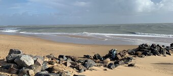 Vendée getaway: large house with spa and terrace 10 minutes from the sea