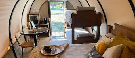 1 bedroom, WiFi, bed sheets