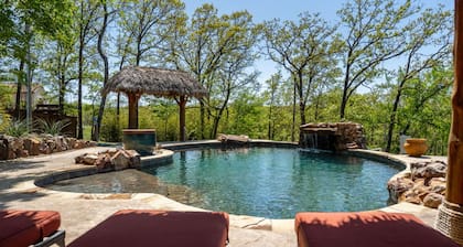 Large 5-bedroom house with WiFi, salt water pool, pool table and shuffle board!