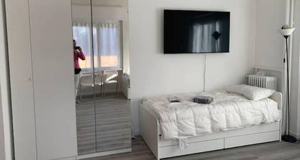 Sunny -Entire Apartment Milan Center- 24h check-in