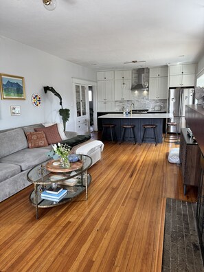 Smart TV, books, music library, stereo