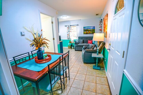 Heartland Holiday Bungalow - Secluded cabin: 1BR (2Q), 1BA (shower), LR, kitchen, patio, fire pit.