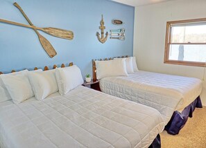 6 bedrooms, free WiFi - Townhouses 3 & 5 (Sleeps 1-10) - Offer a Full Size Kitchen/Sitting Area, 2 Full size bathrooms with tub/shower units, 3 Queen beds, 1 twin bed, 2 Full Beds. (Eddyville)