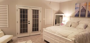 5 Schlafzimmer, Bügeleisen/Bügelbrett, kostenloses WLAN, Bettwäsche