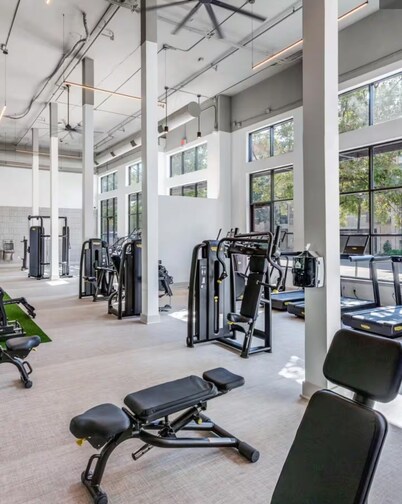 Beautiful 1-bedroom condo in Frisco near Shops