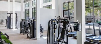 Beautiful 1-bedroom condo in Frisco near Shops