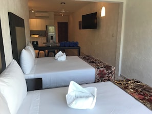 1 chambre, fer et planche à repasser, Wi-Fi, draps fournis