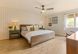 4 bedrooms, iron/ironing board, travel cot, WiFi