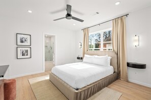 3 室のベッドルーム、アイロン / アイロン台、WiFi (無料)、ベッドシーツ