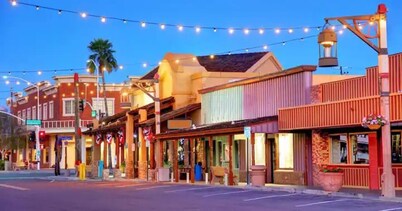 Cozy Condo Mins to ASU Walk to Sloan Park
