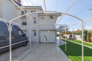 Villa | Exterior