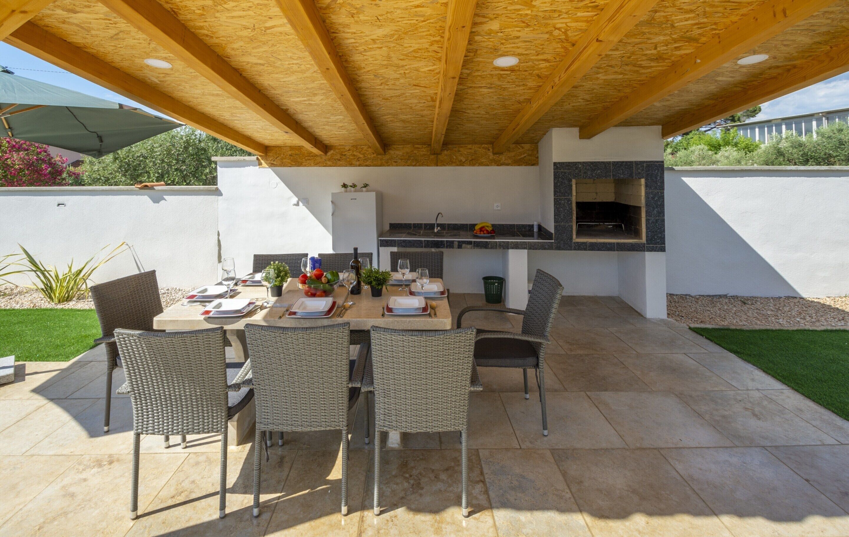 Villa | Outdoor dining