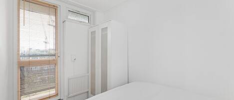 1 soverom, strykejern/-brett, wi-fi (inkludert) og sengetøy