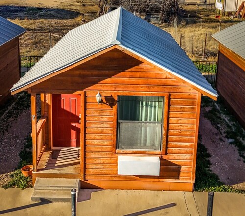 Cozy cabin with AC and WiFi in peaceful Sterling City.  Your small town adventure awaits!