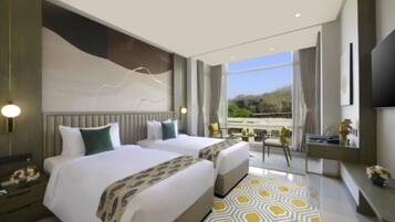 Tomannsrom – superior | Safe på rommet, skrivebord for bærbar PC og lydisolert