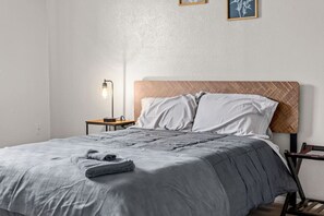 2 bedrooms, iron/ironing board, WiFi, bed sheets