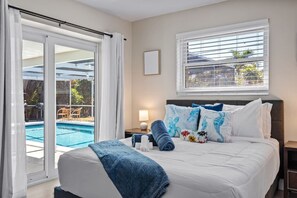 3 bedrooms, desk, iron/ironing board, WiFi - Walk to Water | Indoor-Outdoor Living w/ Pool (Boca Raton)