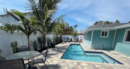Water Lovers Dream-2-bedroom/2ba-Heated POOL-2blocks to BEACH;Unit "St. Maarten"