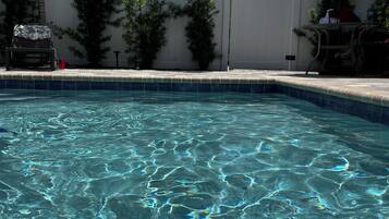 Piscine extérieure, piscine chauffée