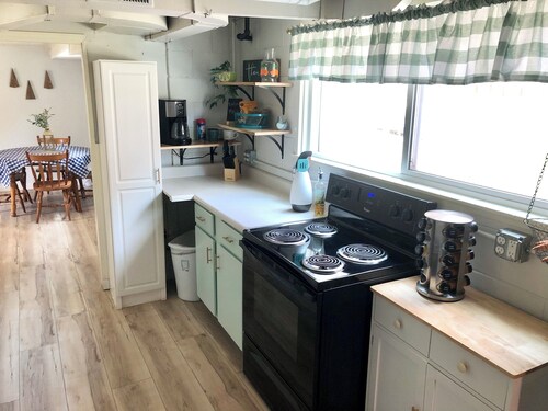 Centrally located Black Hills Charming apartment in Rapid City with WiFi