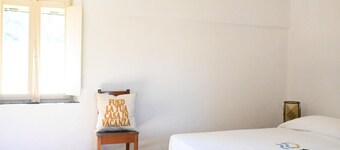 SE143 - Senigallia, farmhouse surrounded by green hills