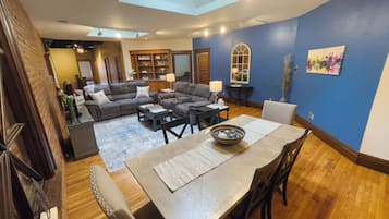 Smart TV, fireplace, DVD player, books