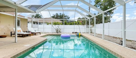 屋外プール、温水プール