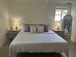 3 bedrooms, desk, iron/ironing board, free WiFi