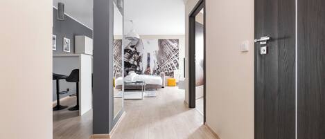1 habitación, tabla de planchar con plancha, wifi y ropa de cama