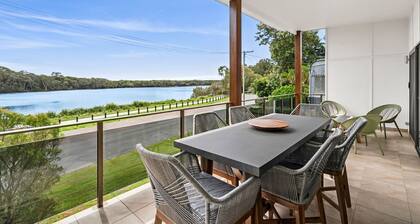 Currimundi Lake House Pet Friendly