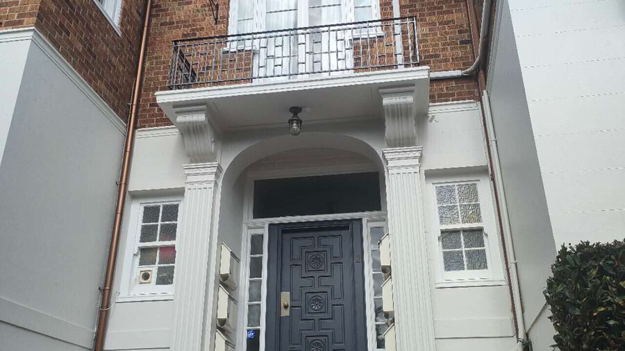 4 double 2 sofa beds in a apartment